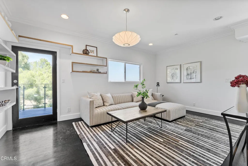 453 Frontenac Avenue, Los Angeles, California 90065 home-pic-27